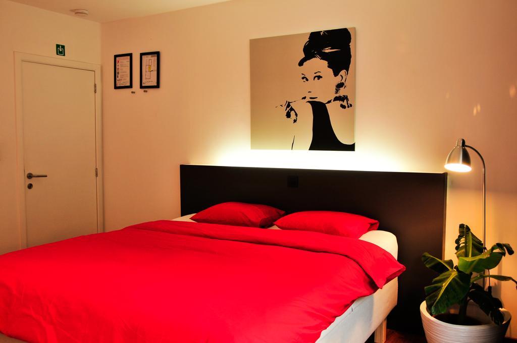 Logies Zen Aan Zee Bed & Breakfast Oostende Oda fotoğraf